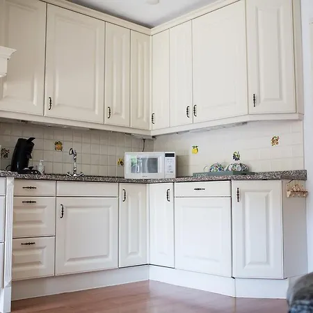Seastar Apartment *