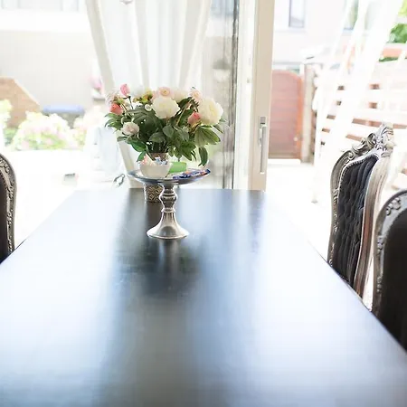 Seastar Apartment